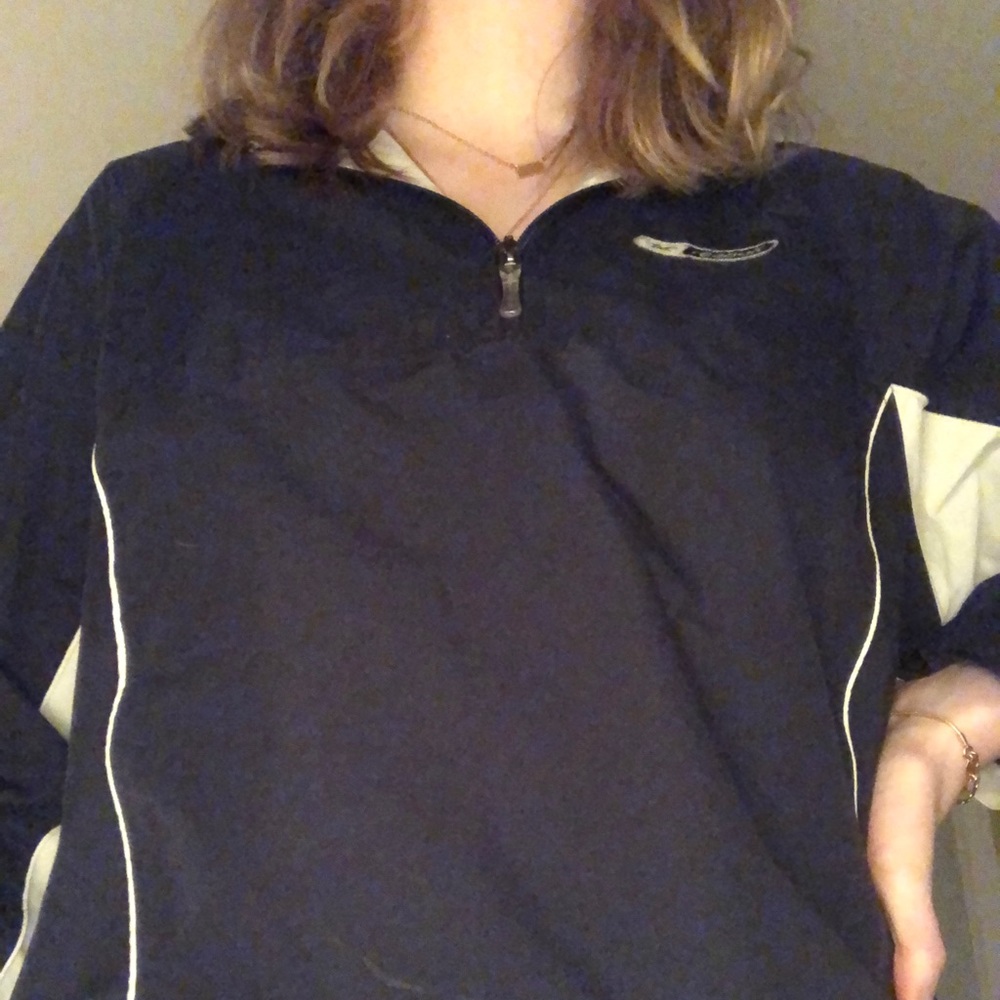 Water resistant, rebook windbreaker